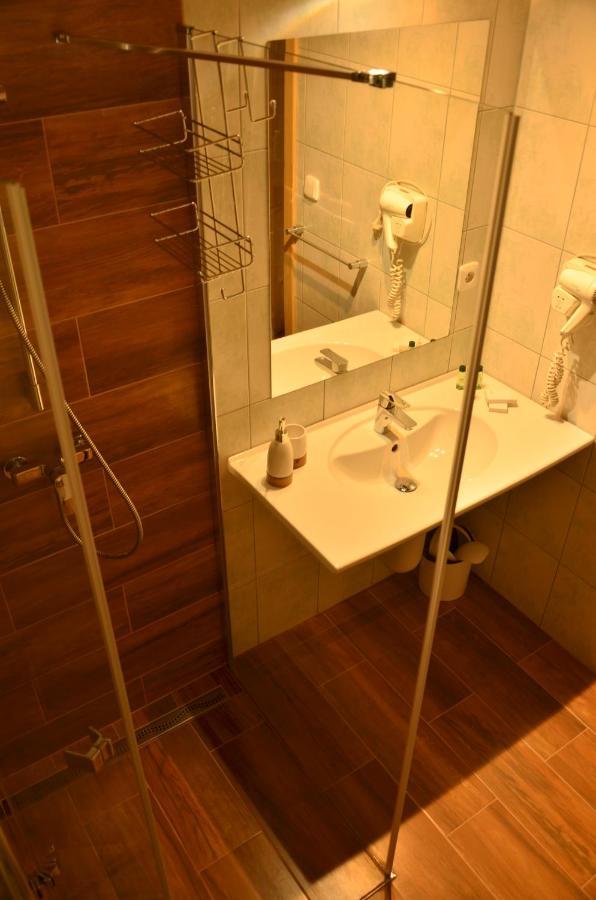 Hotel Na Statku Mirosov Mirosov  Eksteriør billede