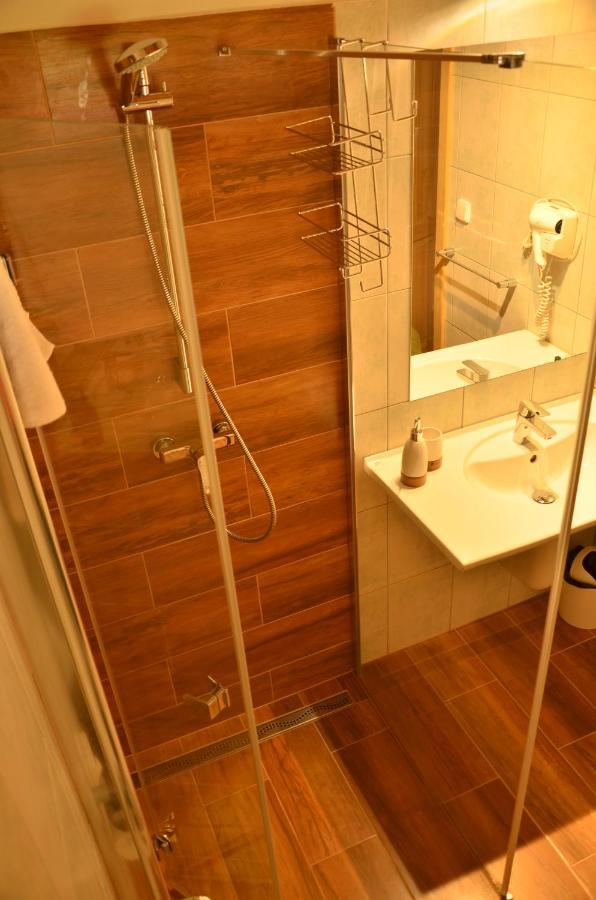 Hotel Na Statku Mirosov Mirosov  Eksteriør billede